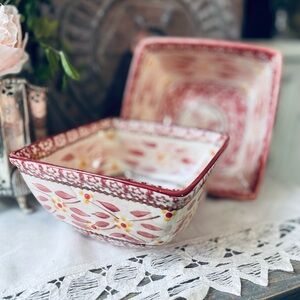 Temp-tations Old World Cranberry red square nesting bowls
